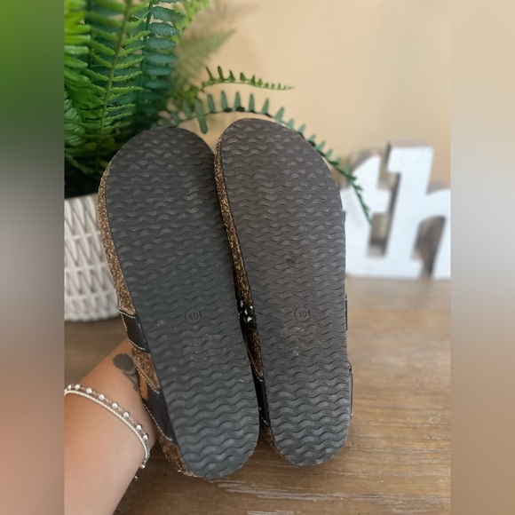 L'Artiste by Spring Step Women's Chunali Flat Sandal, Black/Multi Color Size 9 - Picture 16 of 16